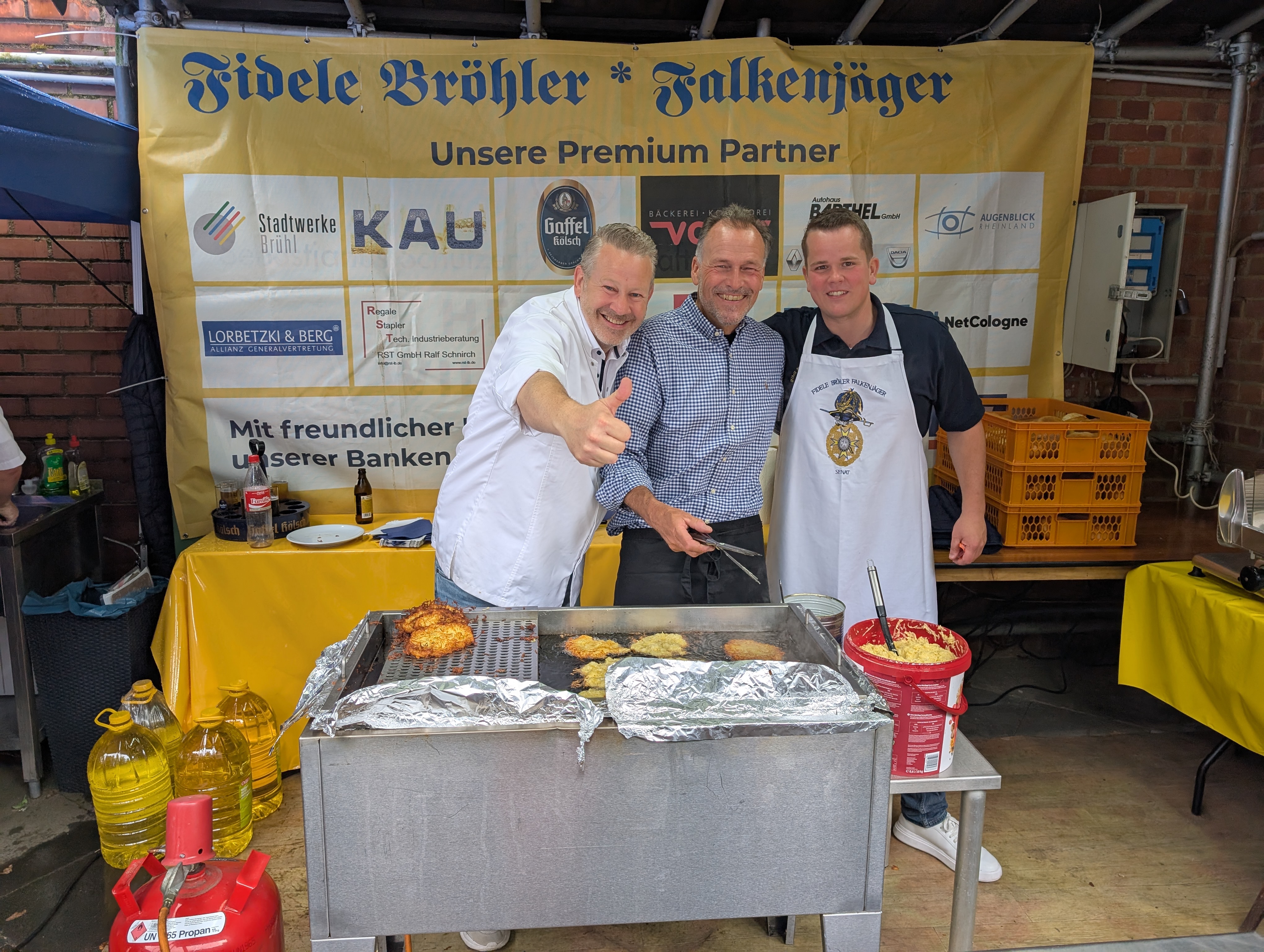 Sommerfest 2025 Imbisstand 2 Reibekuchen